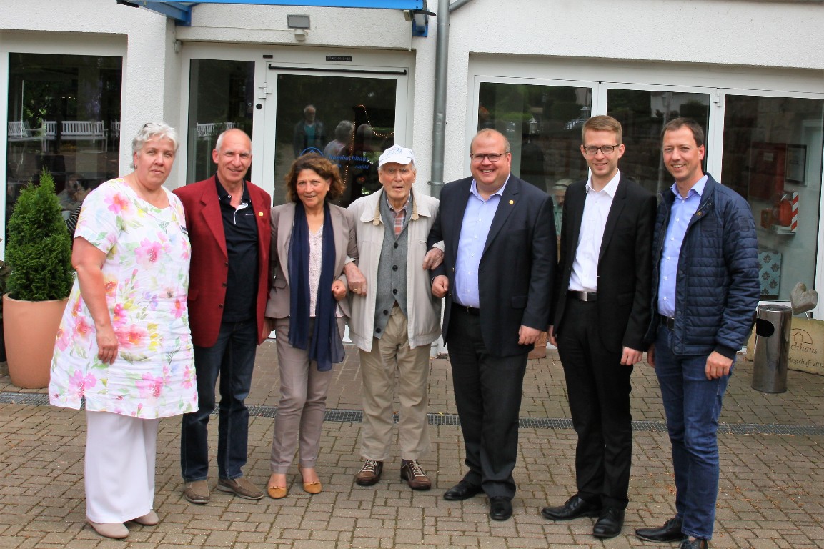 CDU-Besuch bei Autoservice Klaus Gemmer in Heidelbach: Bürgermeister Stephan Paule (CDU), Gerd Hebel, Klaus Gemmer und Alexander Heinz.