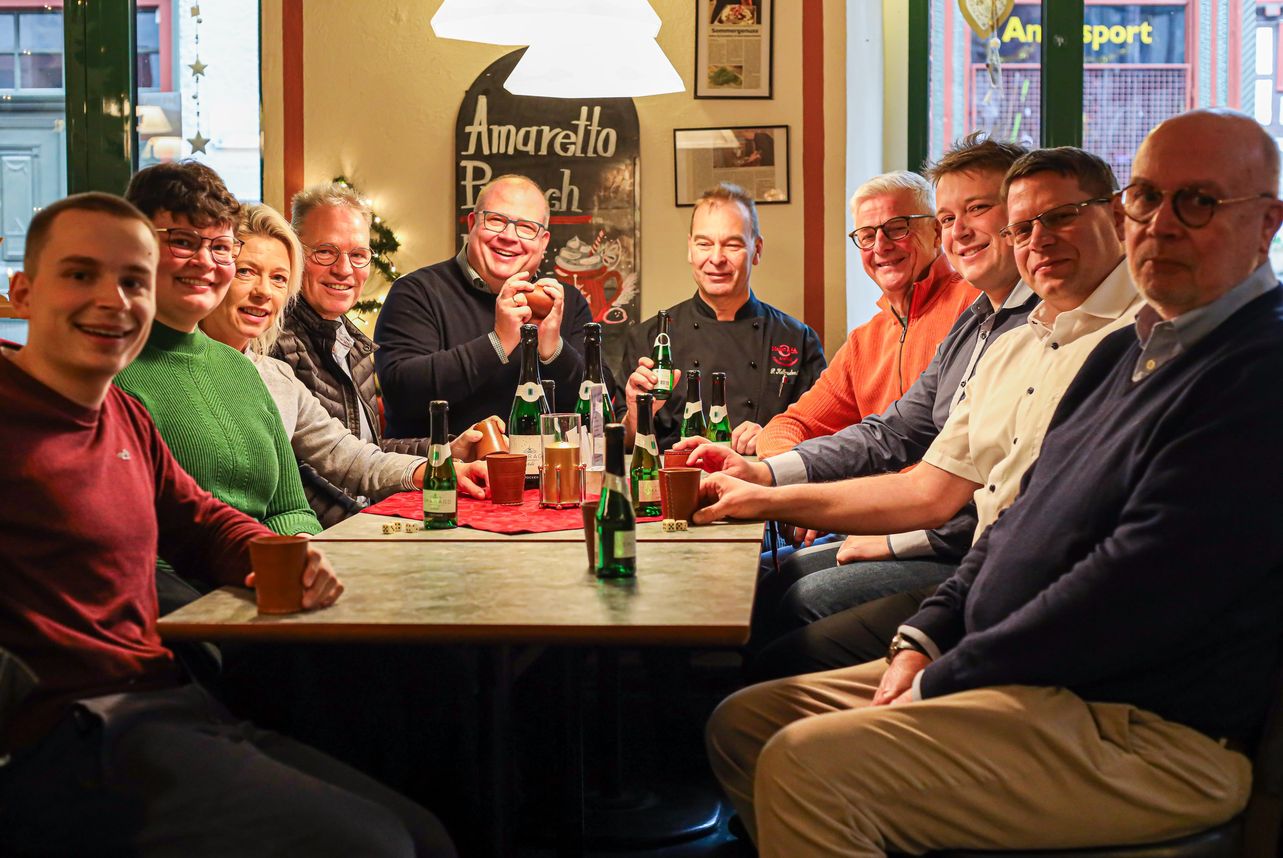 Bereits im letzten Jahr ein Erfolg: Silvesterw�rfeln mit dem CDU Stadtverband.